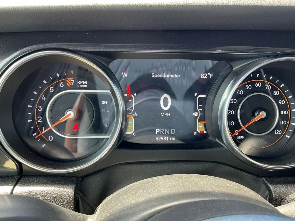 Used 2022 Black Jeep Unlimited Sahara Altitude image 9