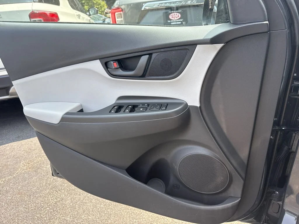 Used 2023 Gray Hyundai SEL image 26