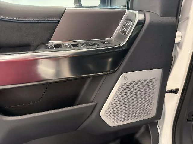New 2026 Star White Metallic Tri-Coat Ford F-250® Platinum® image 32