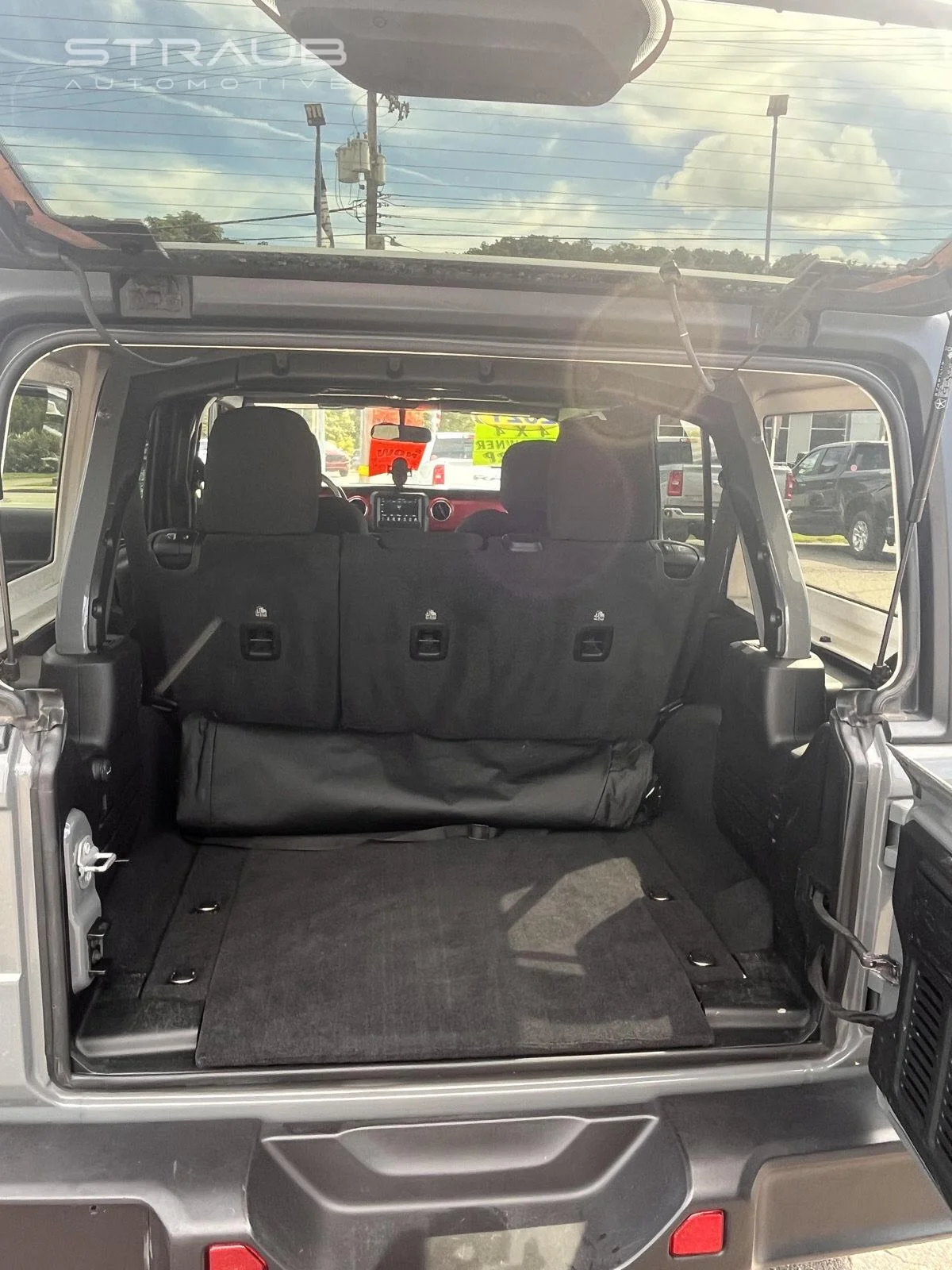 Used 2021 Sting-Gray Clearcoat Jeep Unlimited Rubicon image 17