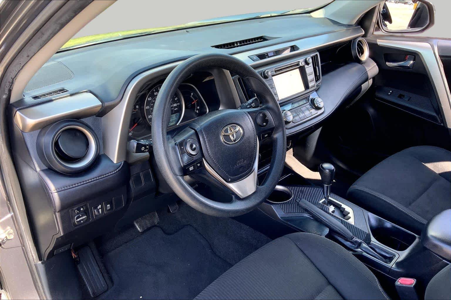 Used 2015 Magnetic Gray Metallic Toyota XLE image 16
