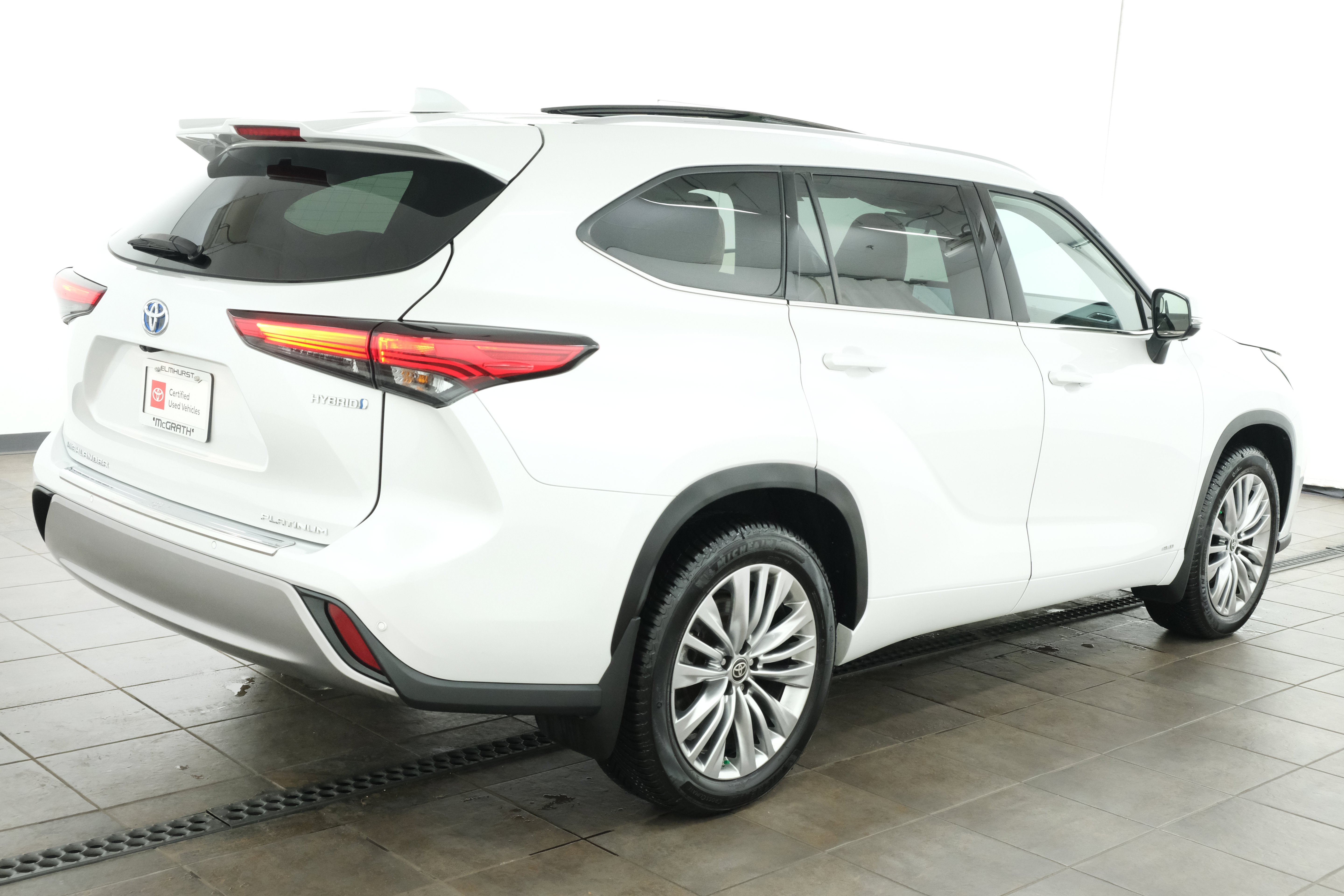 Used 2023 Wind Chill Pearl Toyota Platinum image 6