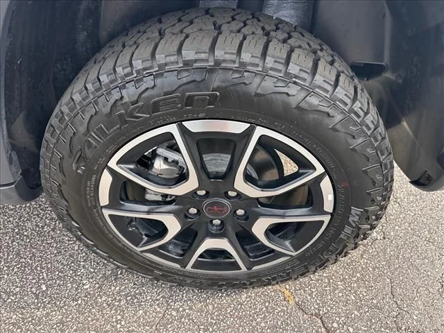 Used 2025 Silver Jeep Trailhawk image 34