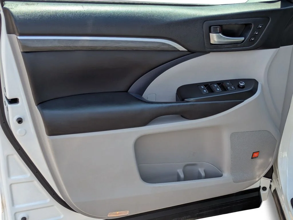 Used 2018 White Toyota Limited image 12