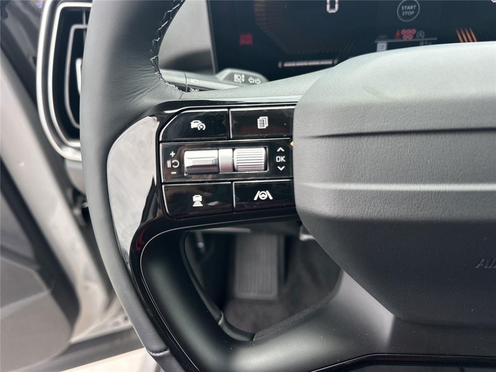 New 2026 Wolf Gray Kia S image 9