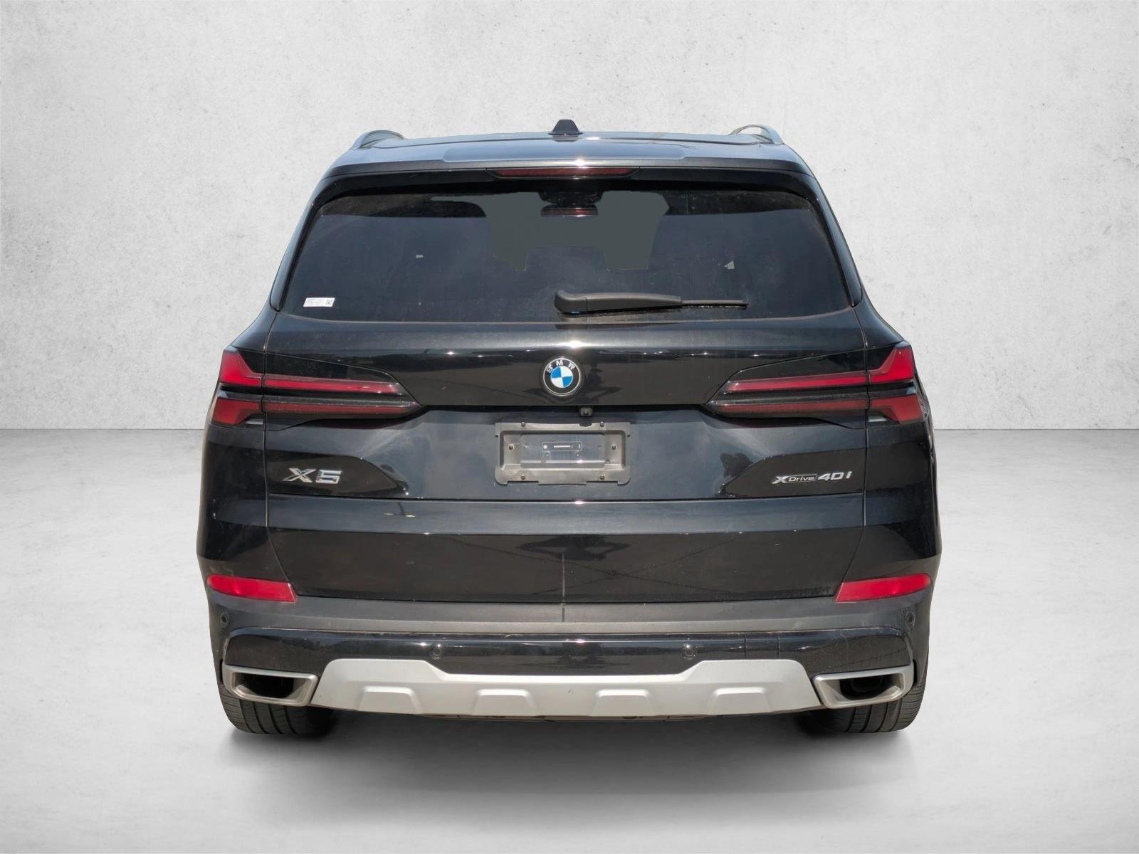 Used 2024 Black Sapphire Metallic BMW xDrive40i image 6