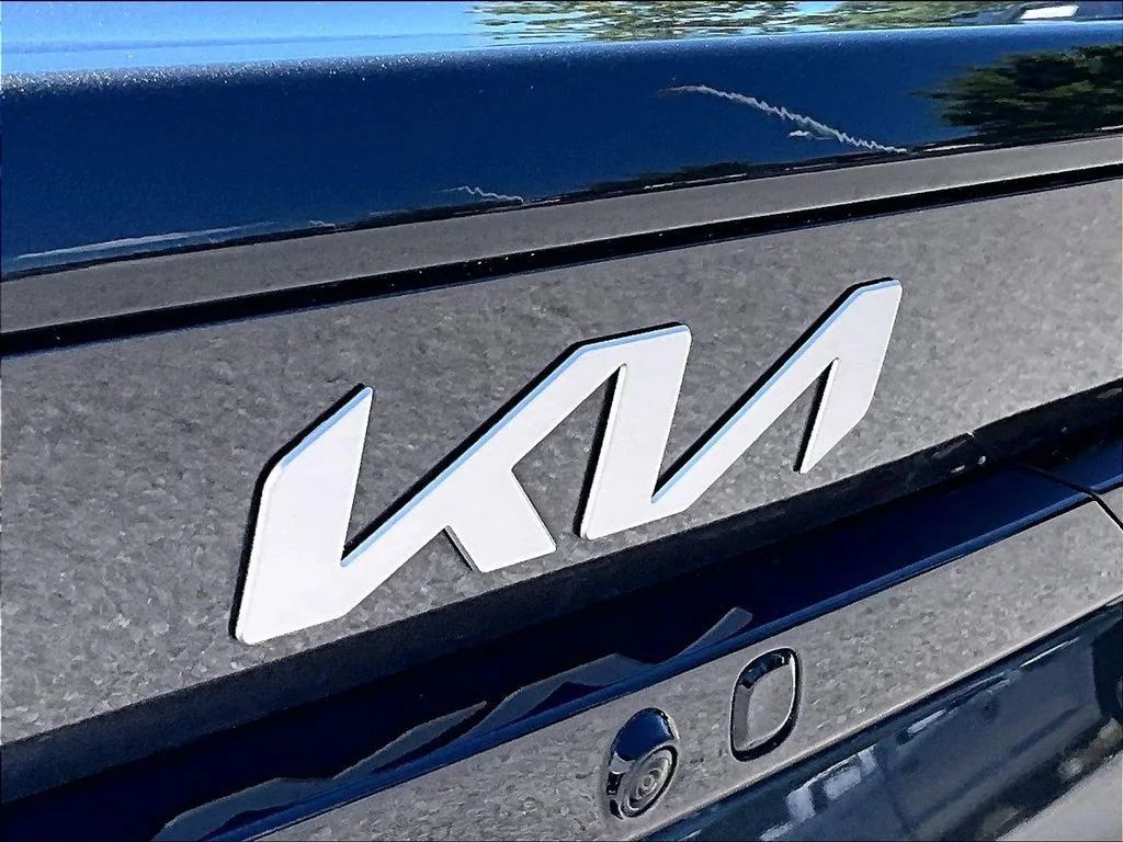 Used 2026 Gray Kia LXS image 8