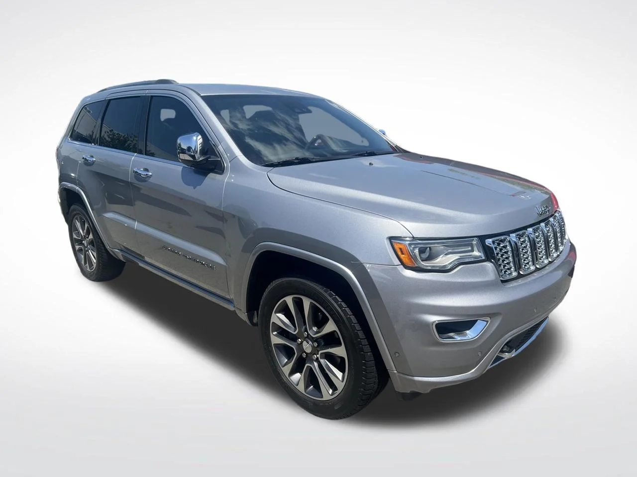 Used 2017 Silver Jeep Overland image 9