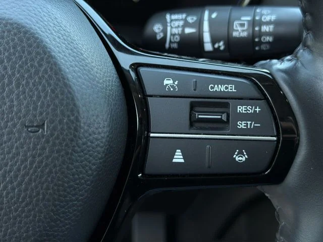 Used 2025 White Honda EX-L image 29