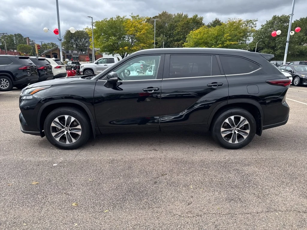Used 2024 Black Toyota XLE image 4
