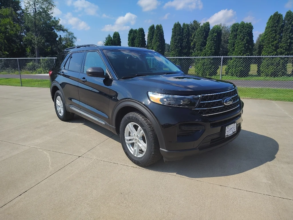 Used 2024 Agate Black Metallic Ford XLT image 27