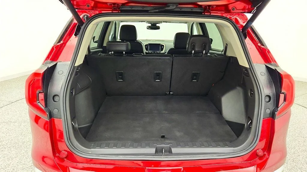 Used 2020 Red Quartz Tintcoat GMC FWD 4dr Denali w/ Premium Package & Skyscape Sunroof image 28
