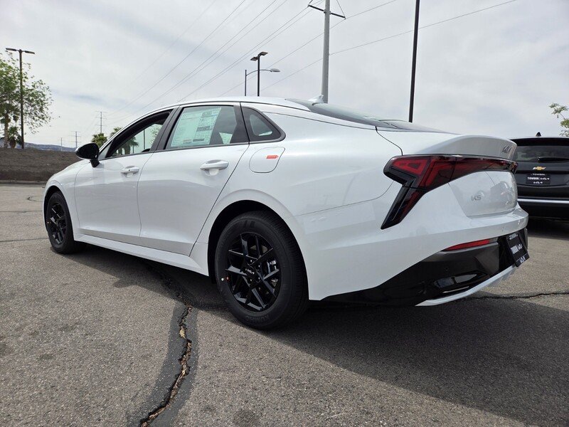 New 2026 Snow White Pearl Kia LXS FWD image 4