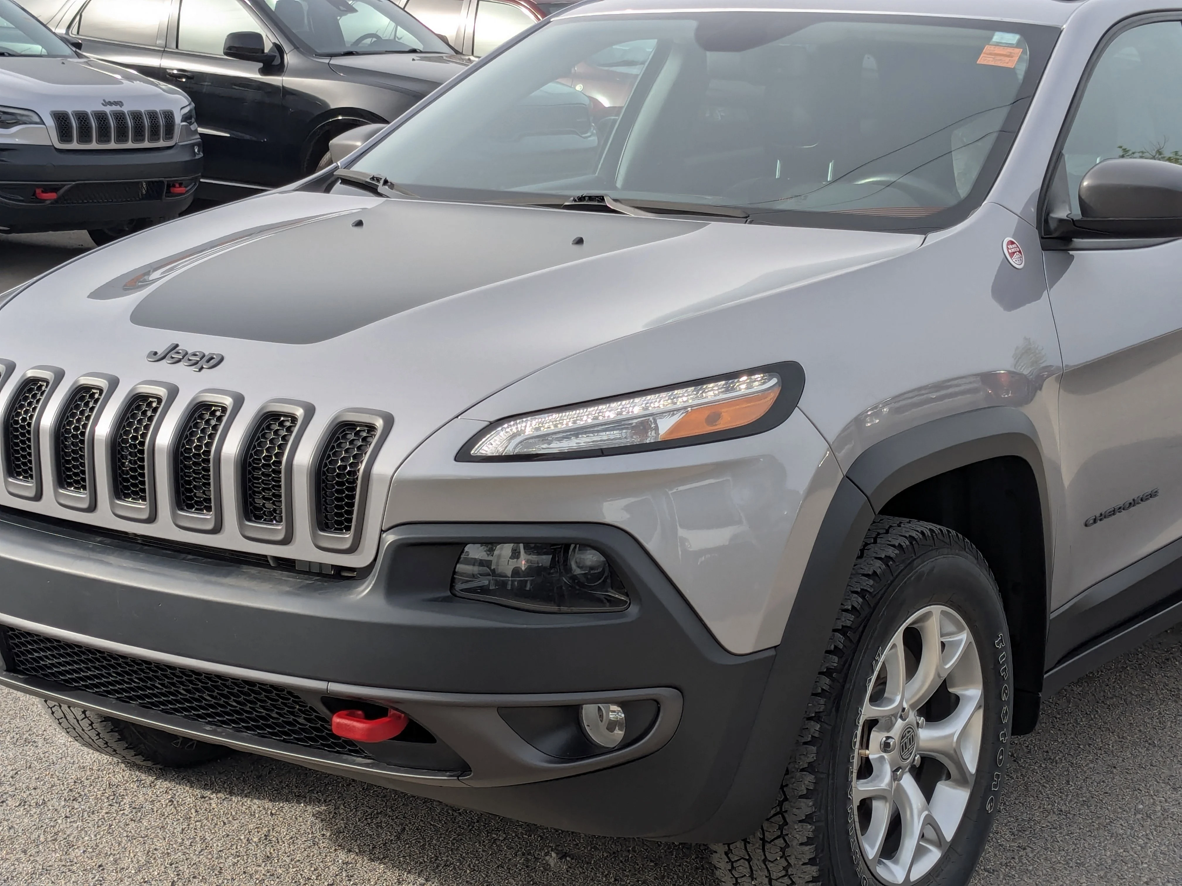 Used 2018 Grey Jeep Trailhawk - Cold Weather Pkg - Comfort Grp - Command View Sunroof - Napa Leather & More image 10