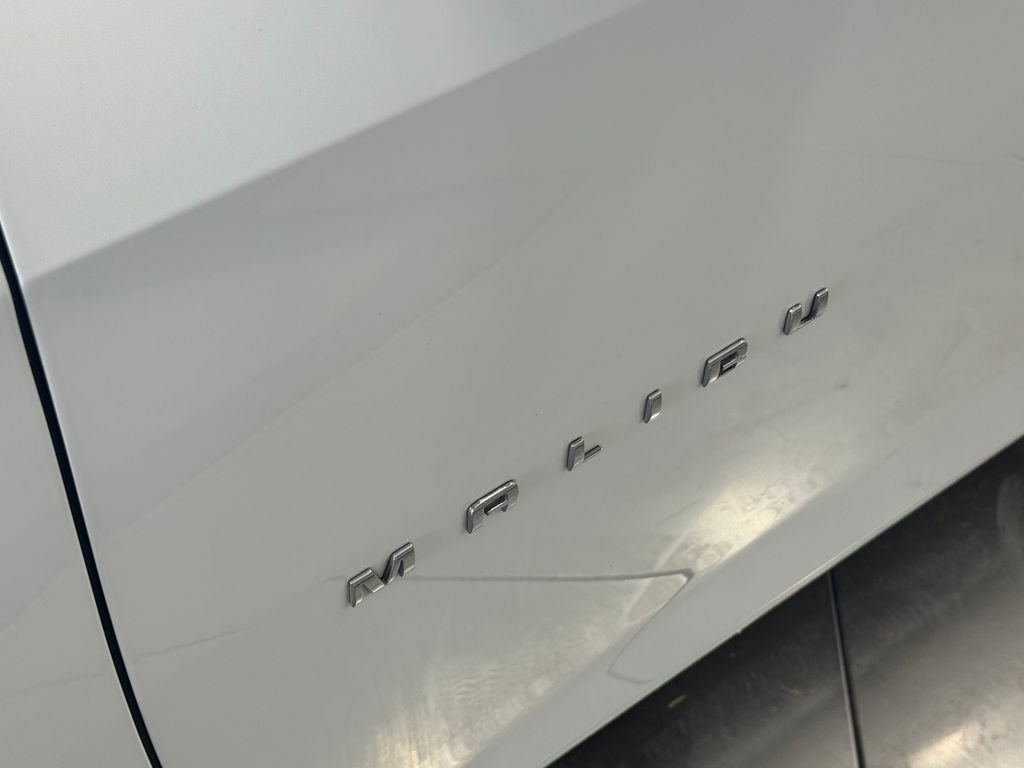 Used 2024 Summit White Chevrolet LT image 10