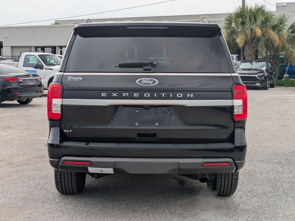 Used 2024 Black Ford XLT image 4