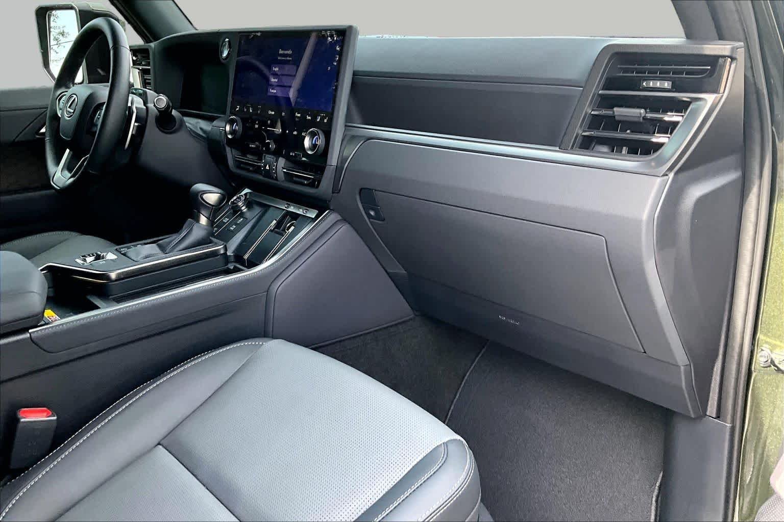 Used 2026 Nori Green Pearl Lexus Luxury image 20