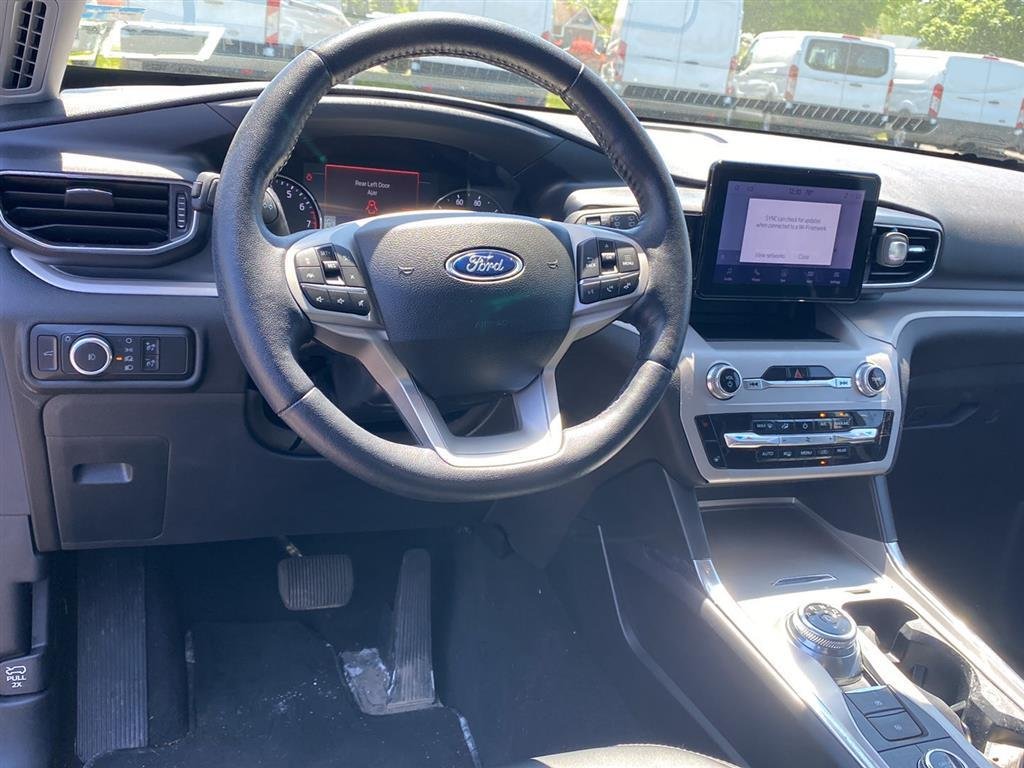 Used 2023 Atlas Blue Ford XLT image 4