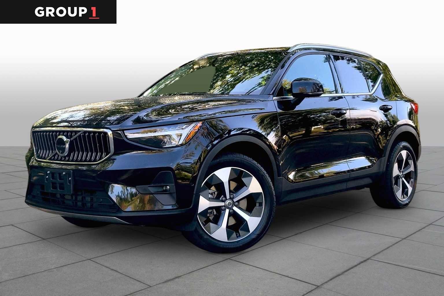 2024 Volvo XC40 Plus Bright Theme