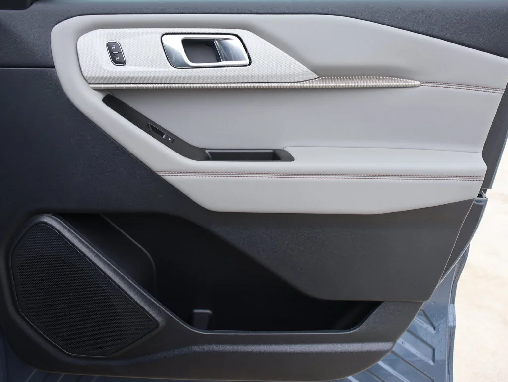 New 2026 Vapor Blue Metallic Ford Active image 7