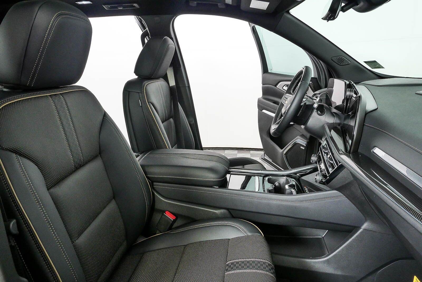 New 2026 Mosaic Black Metallic Chevrolet High Country image 24
