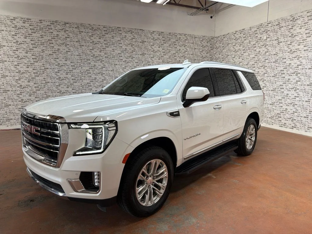 Used 2023 White Frost Tricoat GMC SLT image 3