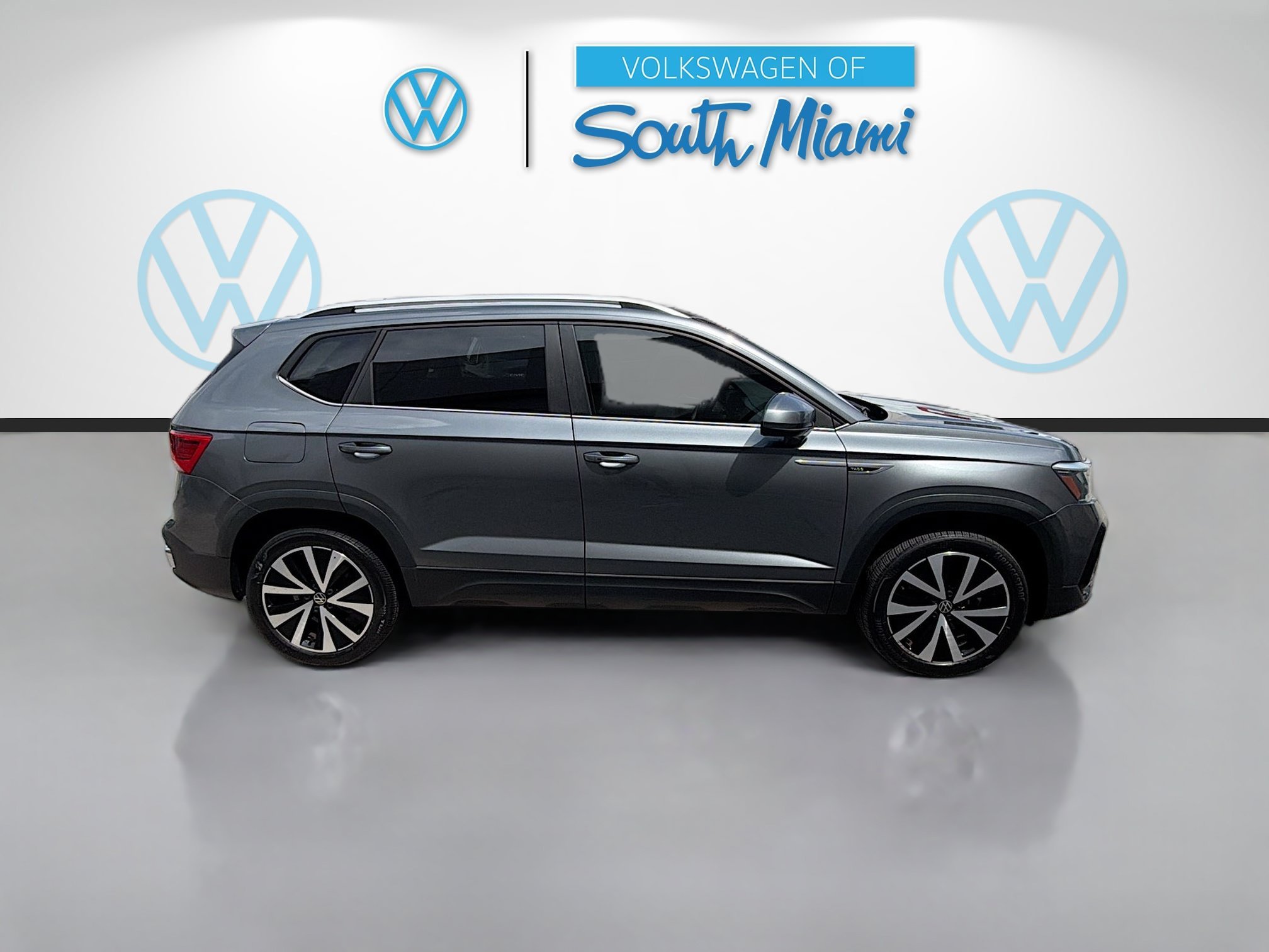 Certified Used 2023 Platinum Gray Metallic Volkswagen SE image 8