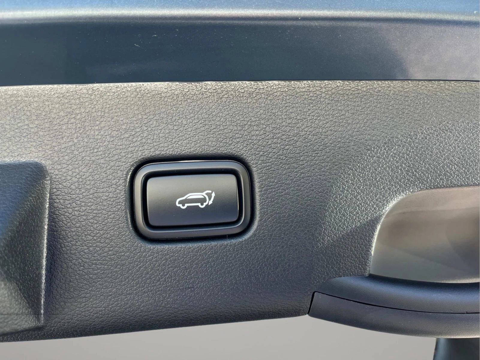 2025 Kia Sportage EX Hybrid - Photo 9