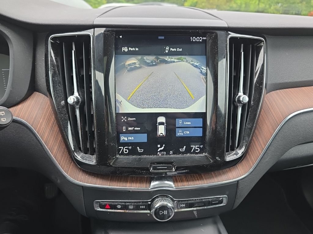 Used 2019 White Volvo T5 Momentum image 19