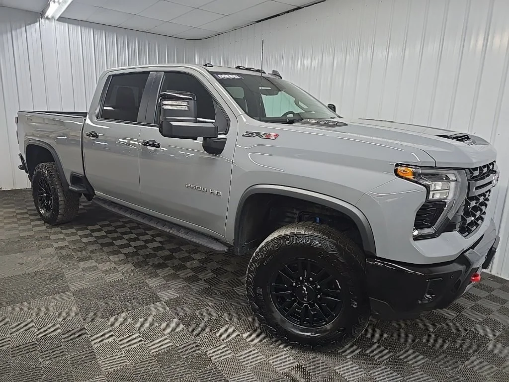 Used 2025 Gray Chevrolet ZR2 image 7