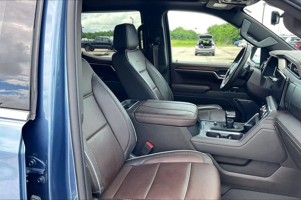 Used 2024 Downpour Metallic GMC Denali image 30