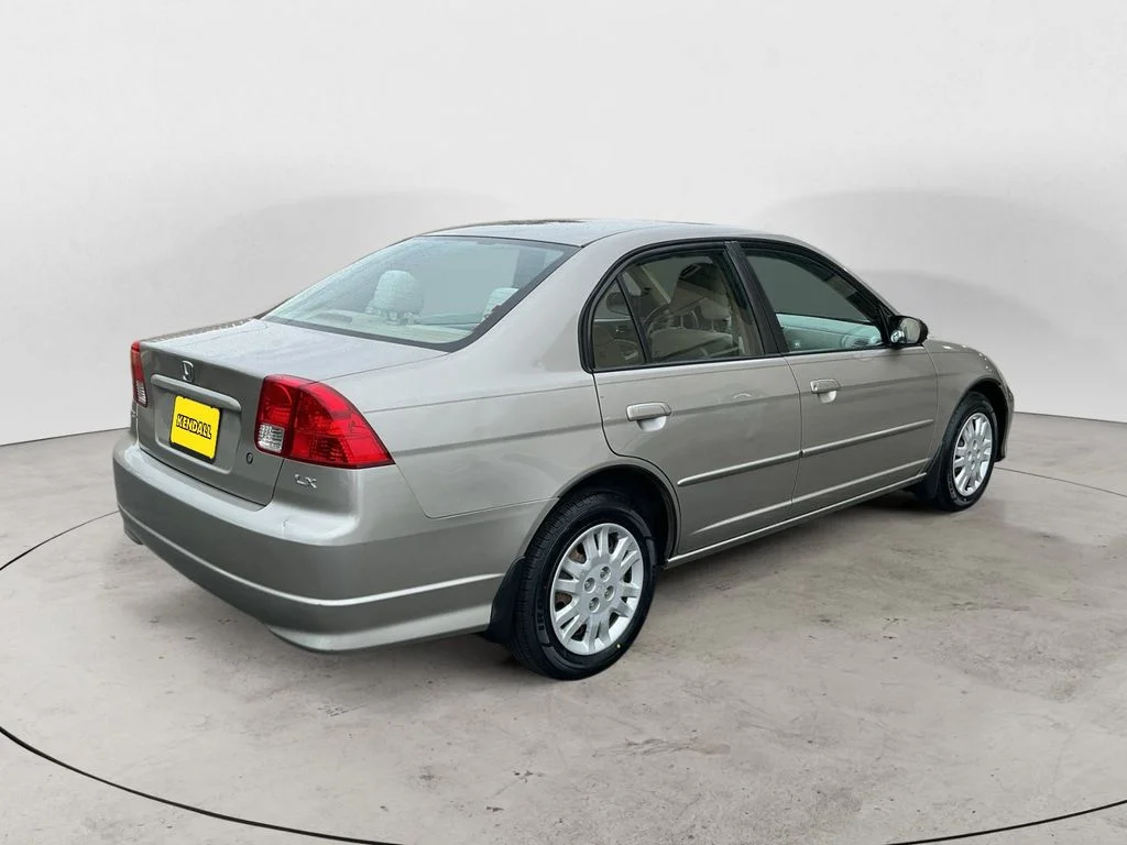 Used 2004 Gold Honda LX image 5