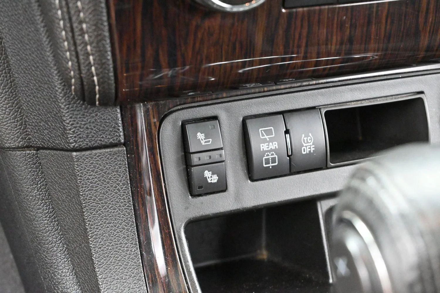 Used 2016 Tungsten Metallic Chevrolet LT image 26