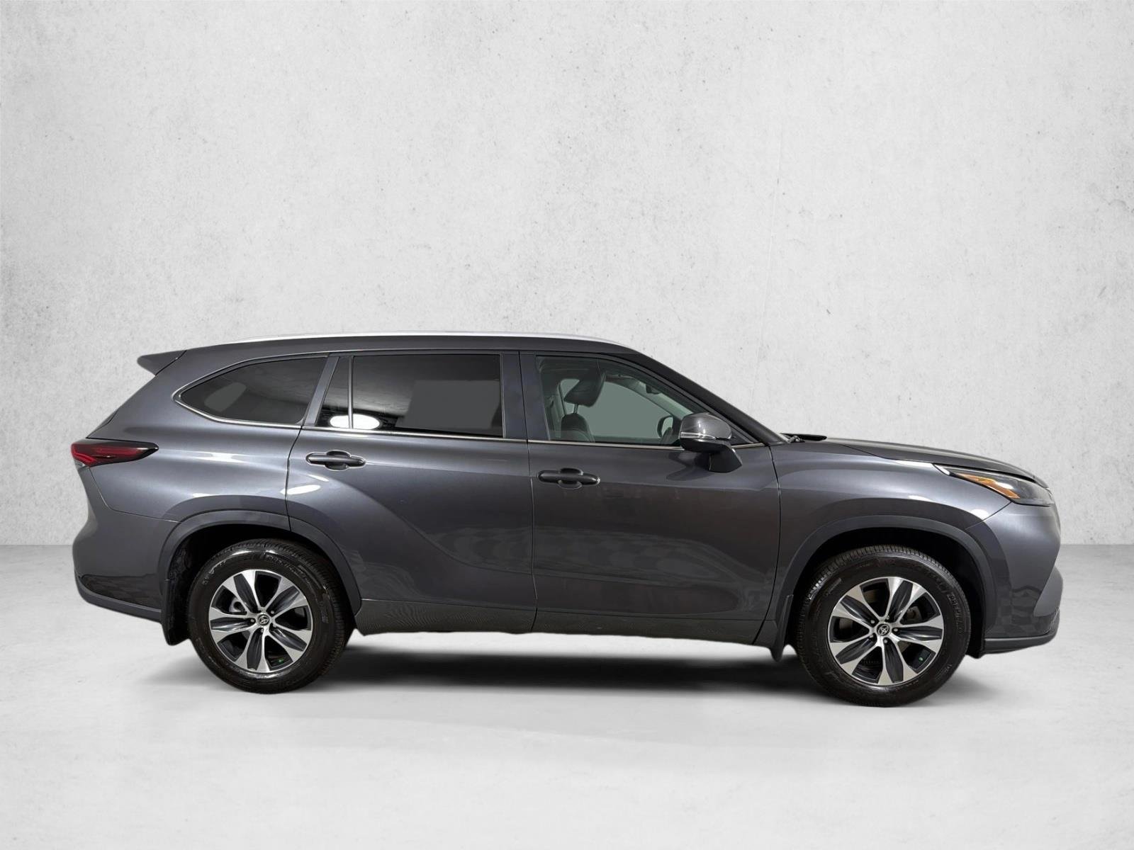 Used 2025 Magnetic Gray Metallic Toyota XLE image 3