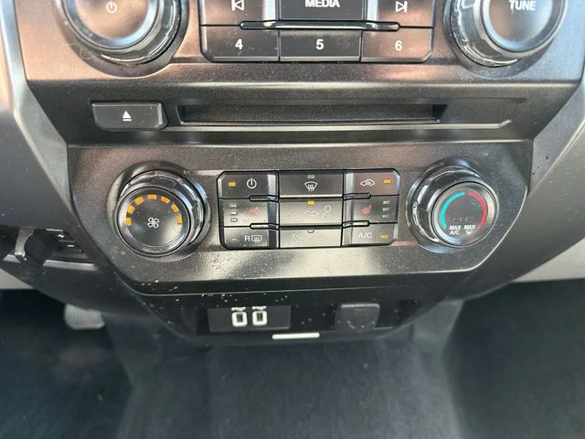 Used 2018 Black Ford XLT image 17