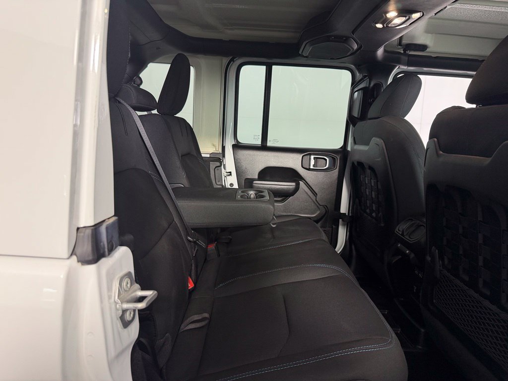 Certified Used 2022 White Jeep Unlimited Rubicon 4xe image 19