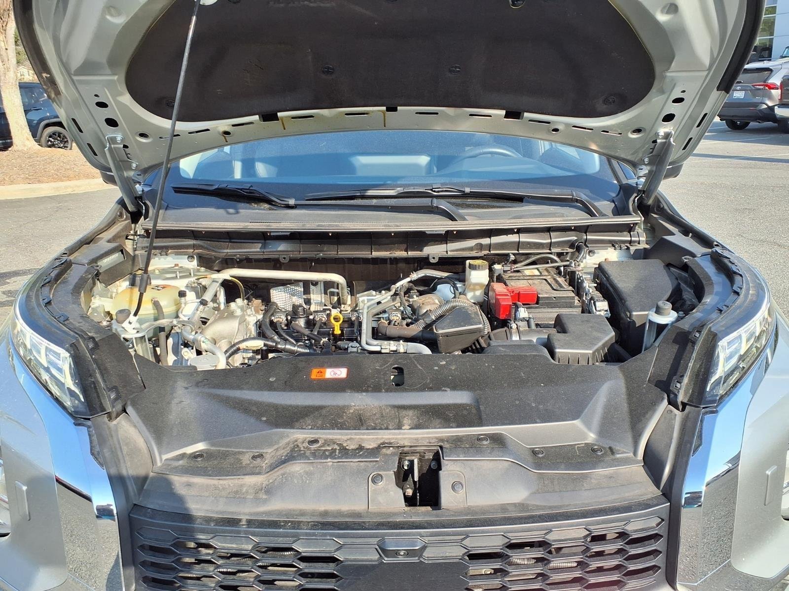 Used 2024  Mitsubishi SE image 31