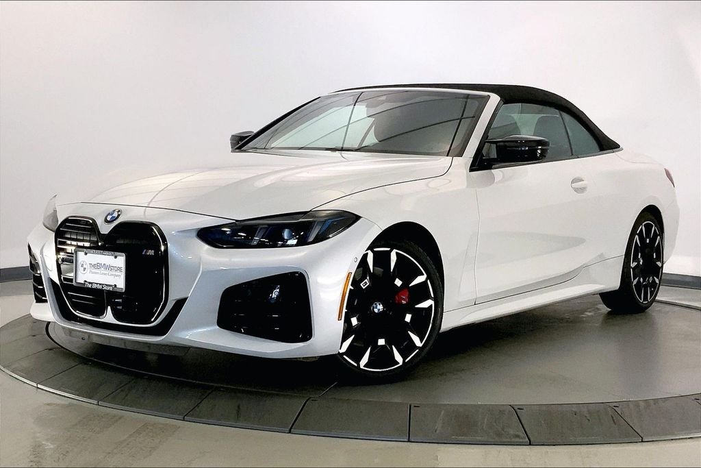 Used 2025 Mineral White Metallic BMW  image 11