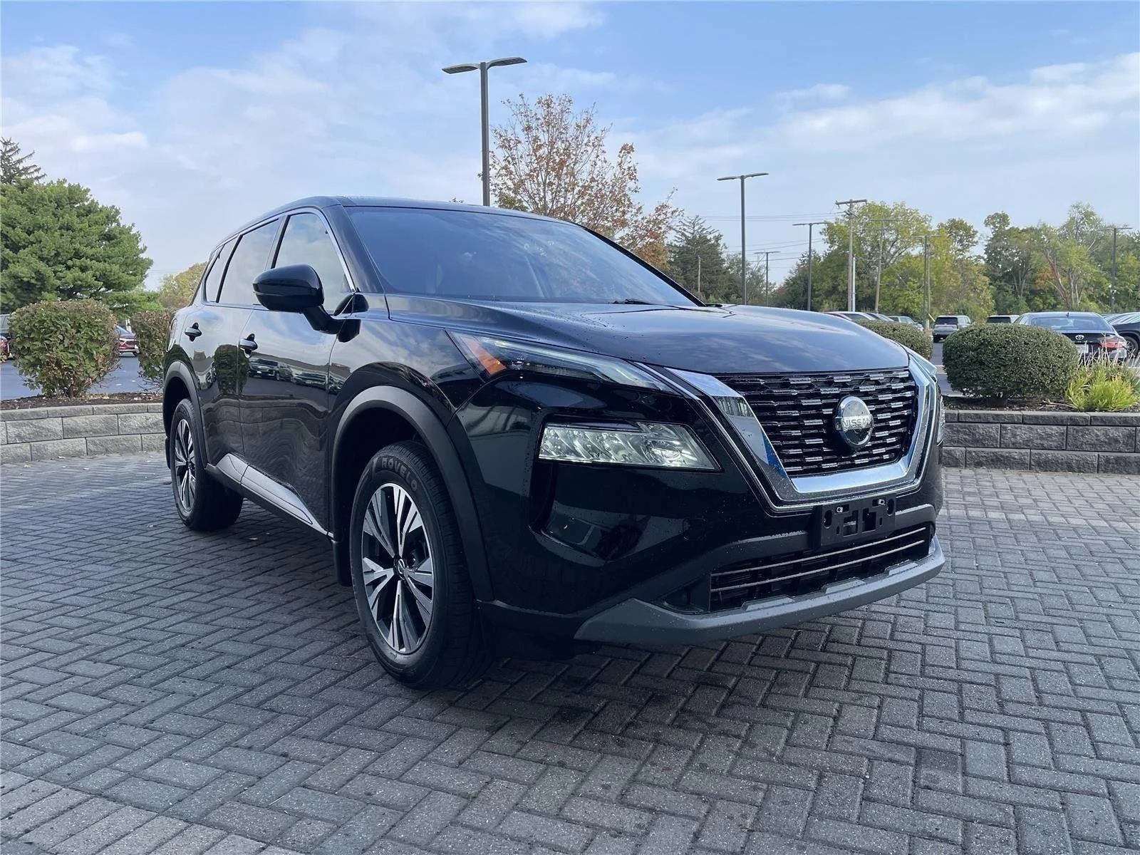 Used 2021 Black Nissan SV Intelligent AWD image 7
