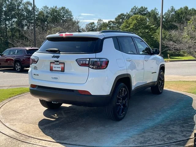 New 2026 Bright White Clearcoat Jeep Latitude image 7