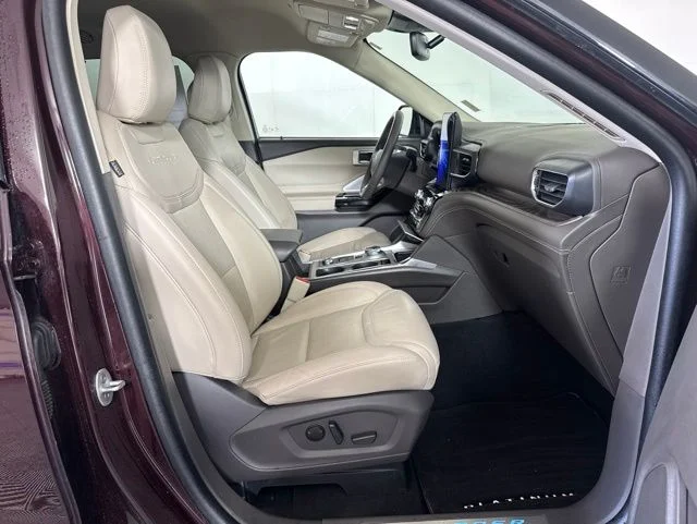 Used 2023 Red Ford Platinum image 4