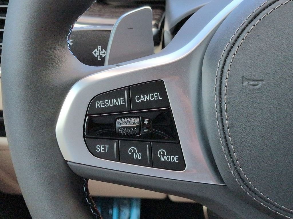 New 2026 White Metallic BMW M60i image 26