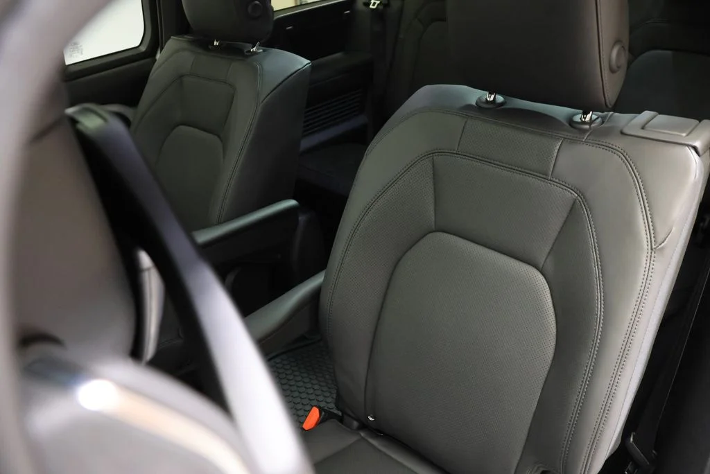 2026 Land Rover Defender X-Dynamic SE - Photo 36