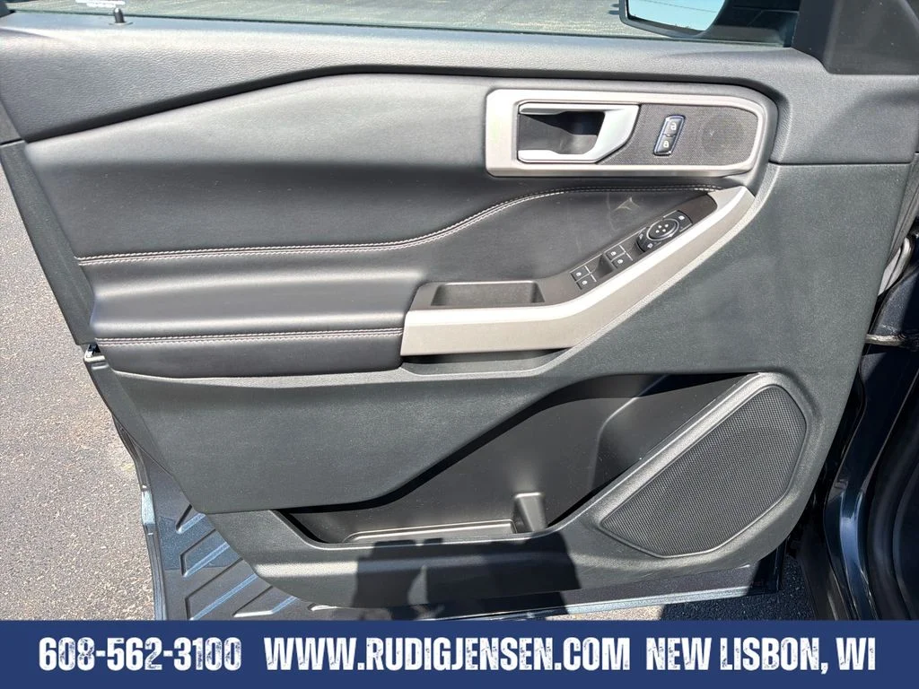 Used 2024 Blue Ford XLT image 10