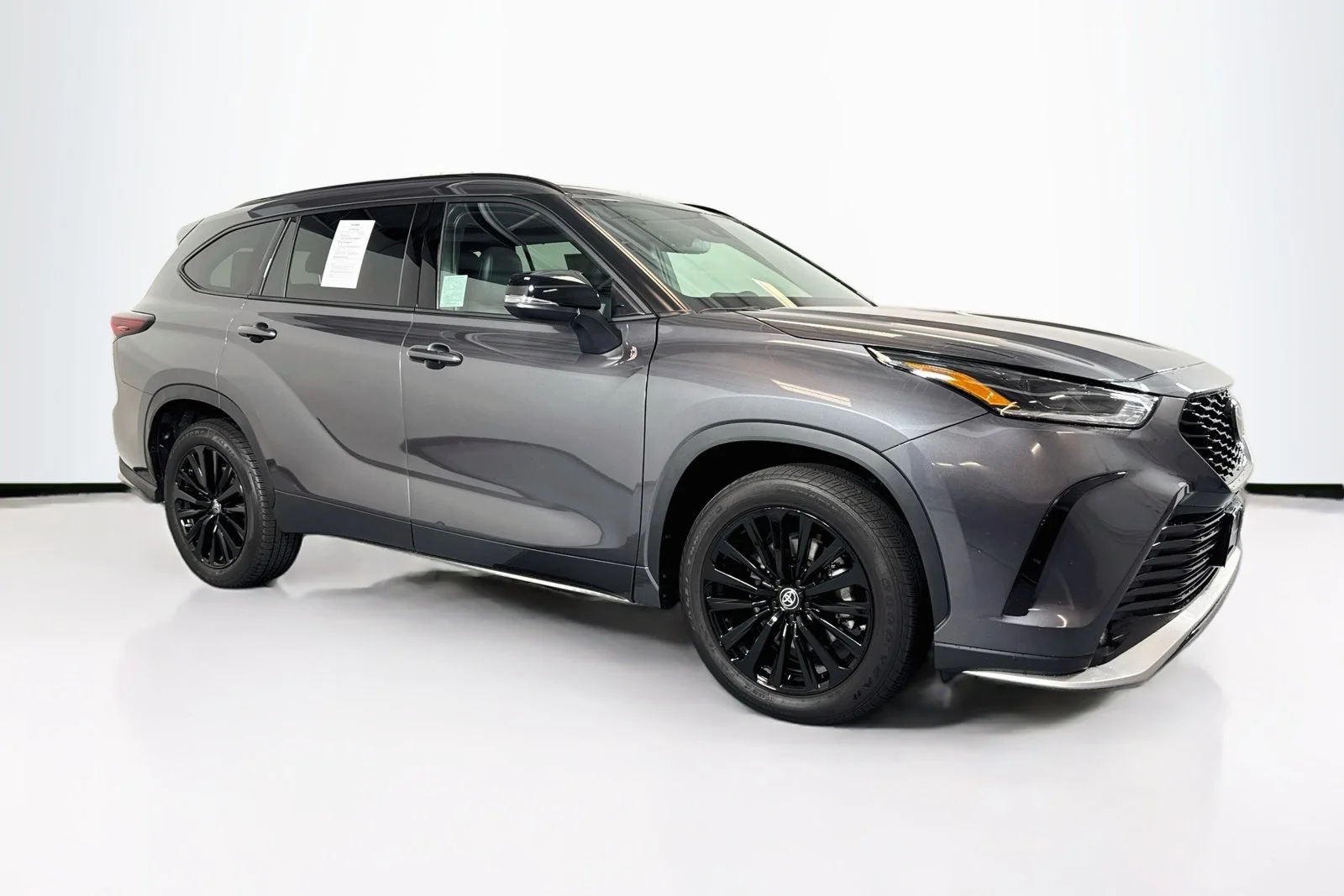 Used 2025 Gray Toyota XSE image 3