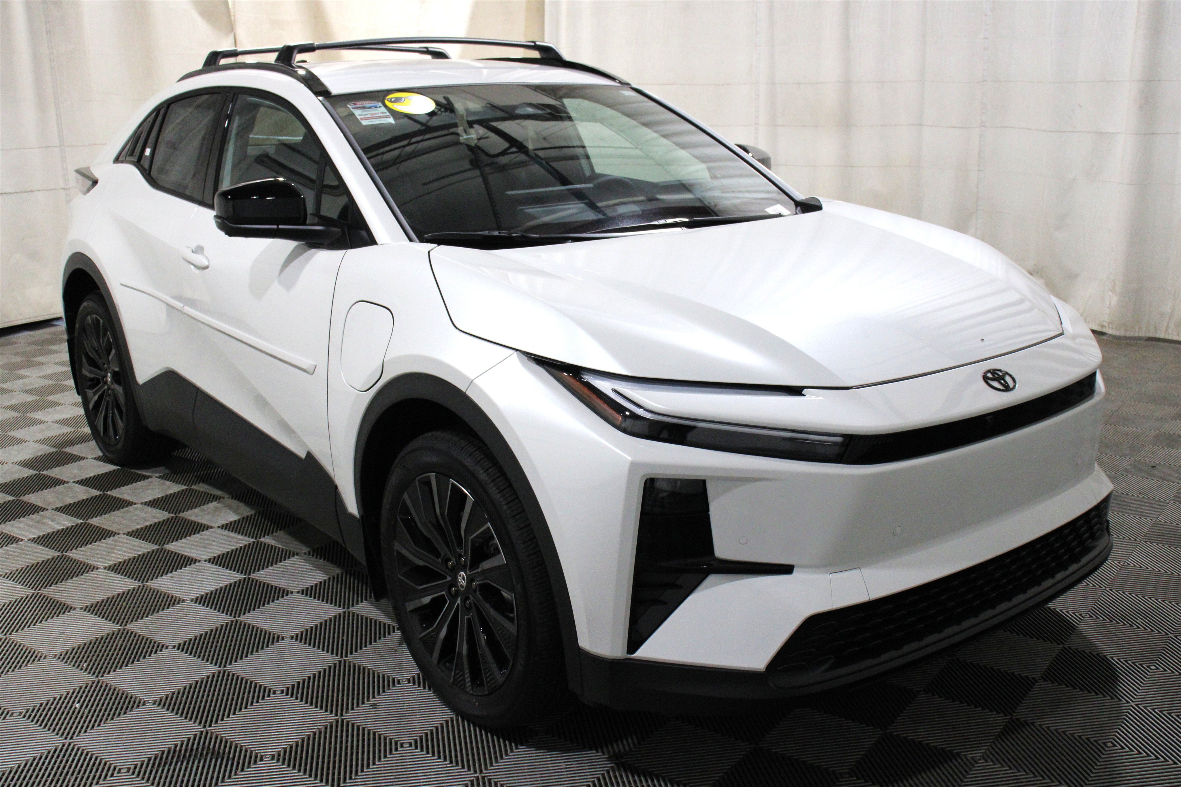 New 2026 Wind Chill Pearl Toyota XSE image 33
