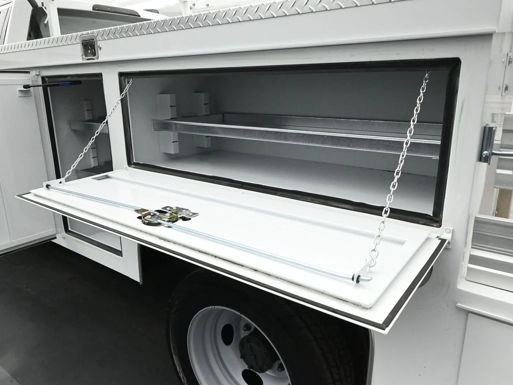 New 2025 Oxford White Ford XL image 17