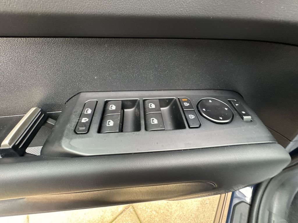 New 2027 Black Kia S image 13