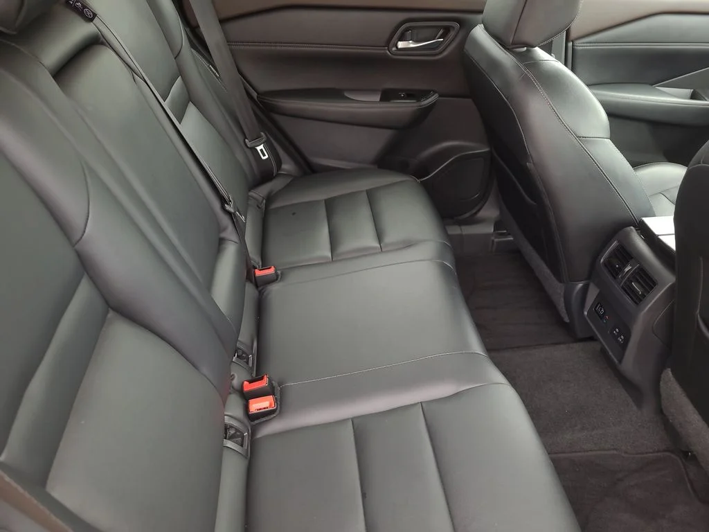 Used 2022 Gray Nissan SL image 13