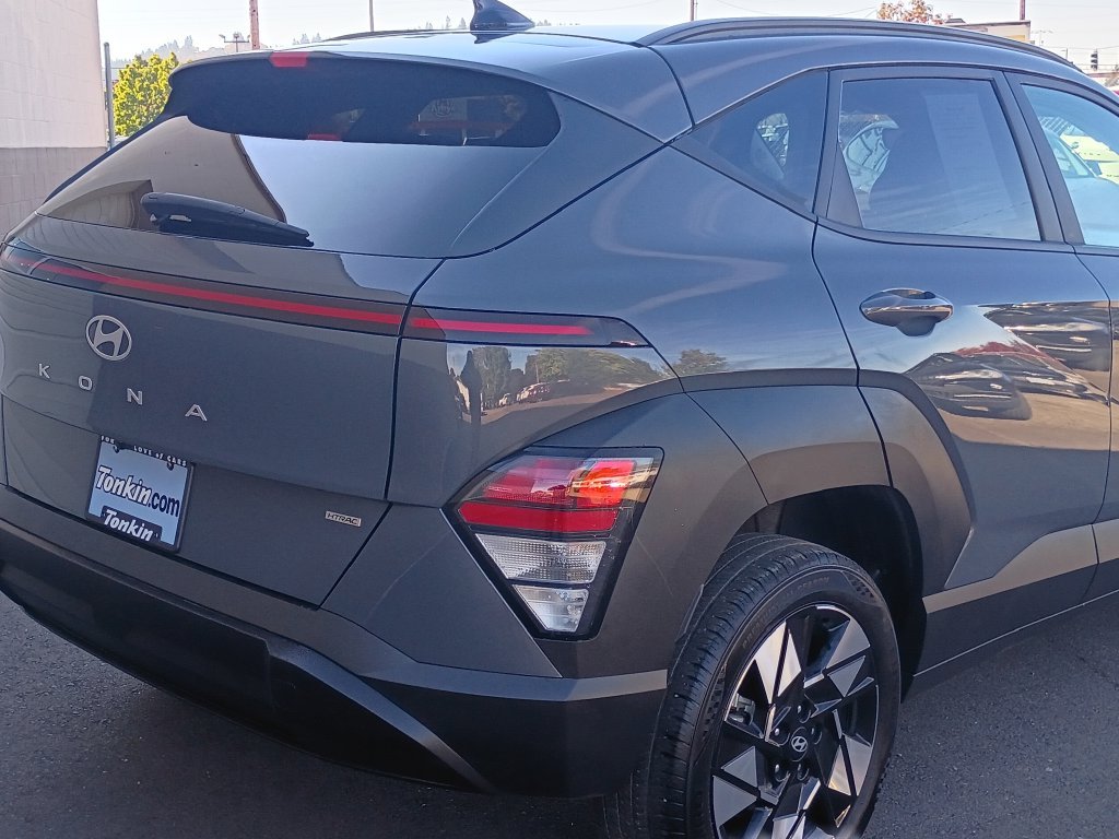 Certified Used 2025 Gray Hyundai SEL image 5
